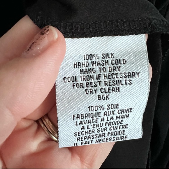 Eileen Fisher 100% Silk Long Sleeve Layering Top in Black size Medium - Picture 5 of 8